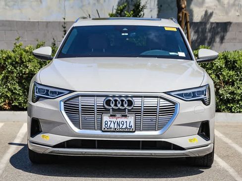 Used 2022 Audi e-tron Premium AWD/4WD image 2