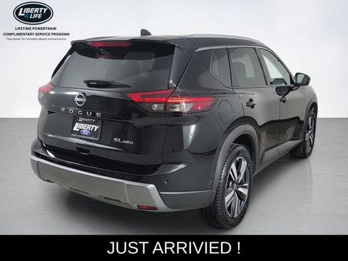 Used 2026 Nissan Rogue SL AWD/4WD image 3