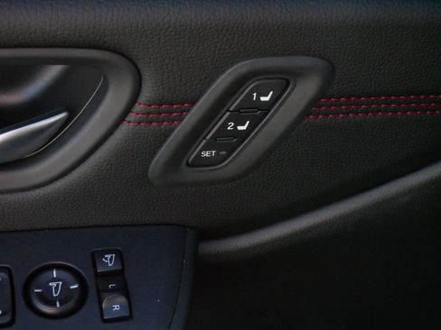 Used 2026 Honda Pilot Black Edition image 19