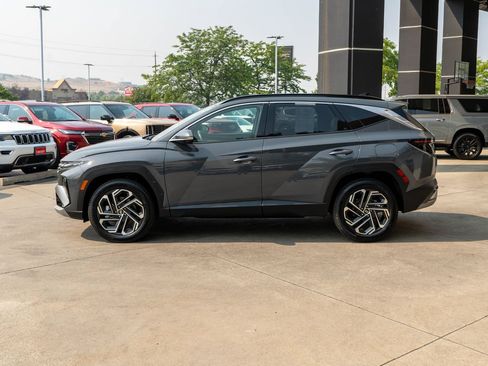 Used 2025 Hyundai Tucson Limited AWD/4WD image 4