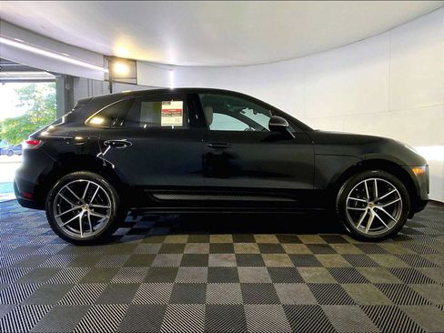 Certified 2023 Porsche Macan AWD/4WD image 8