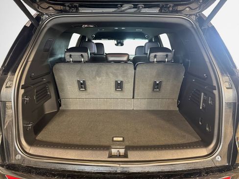 Used 2025 Chevrolet Traverse RS image 25