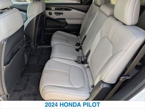 Certified 2024 Honda Pilot Touring image 22