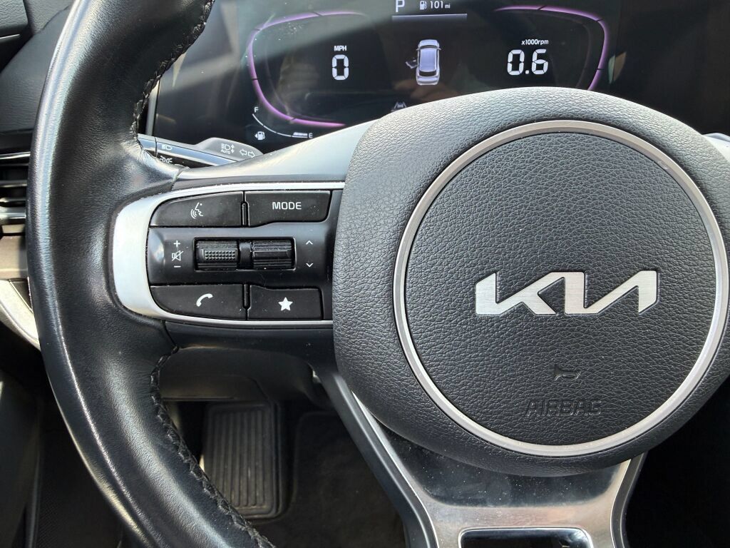 Used 2025 Kia Sportage EX FWD image 15