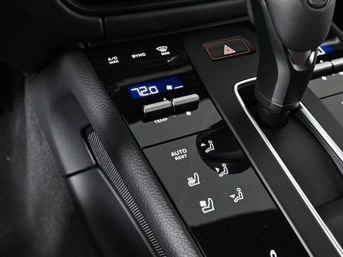 New 2026 Porsche Macan GTS image 19