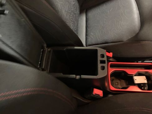 Used 2019 Jeep Renegade Trailhawk w/ Cold Weather Group II AWD/4WD image 6
