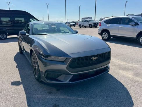 Used 2025 Ford Mustang Premium image 4