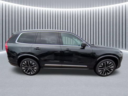 Used 2025 Volvo XC90 B5 Plus AWD/4WD image 18