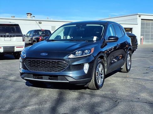 Used 2022 Ford Escape SEL w/ Technology Package image 2