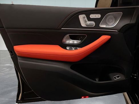 Used 2025 Mercedes-Benz GLE 63 AMG S image 27