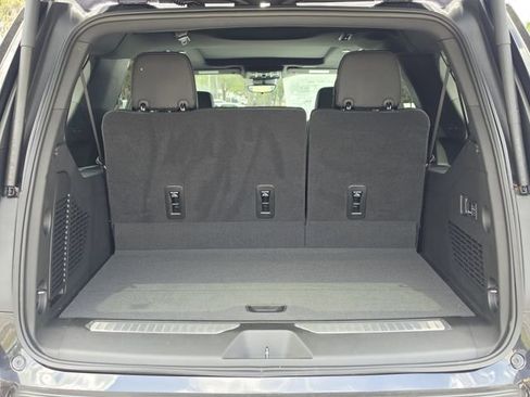 New 2026 Chevrolet Suburban High Country image 11