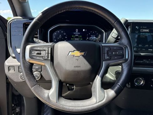 Used 2022 Chevrolet Silverado 1500 LT AWD/4WD image 23