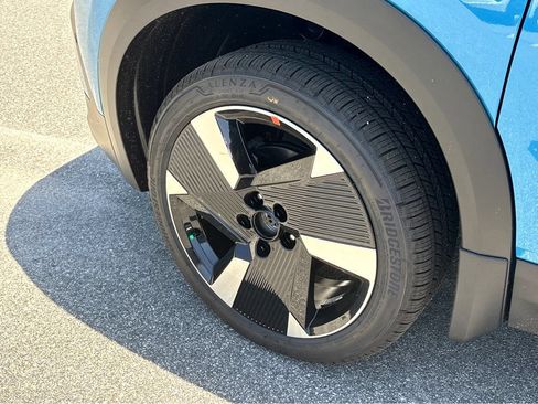 New 2026 Nissan Kicks SR FWD image 24