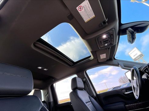 Used 2023 GMC Sierra 3500 Denali w/ Denali Ultimate Package image 17