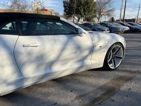Used 2018 Chevrolet Camaro LT image 7