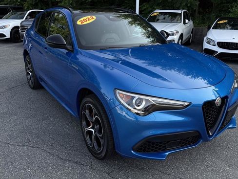 Used 2022 Alfa Romeo Stelvio Veloce AWD/4WD image 22