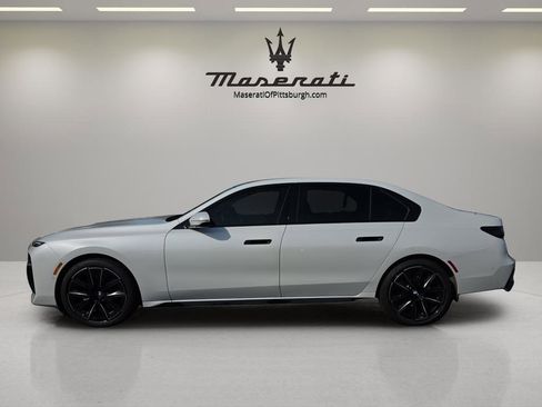 Used 2025 BMW 760i xDrive w/ Premium Package AWD/4WD image 8