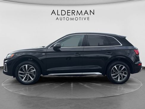 Used 2023 Audi Q5 2.0T Premium w/ Convenience Package AWD/4WD image 2