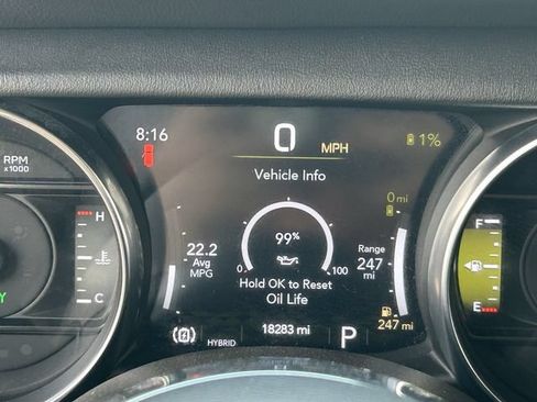Used 2023 Jeep Wrangler Unlimited Sahara AWD/4WD image 31