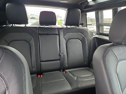 Certified 2023 Land Rover Defender 90 X-Dynamic SE image 21