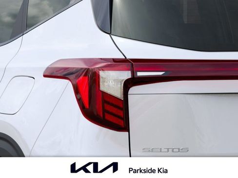 New 2026 Kia Seltos S FWD image 11