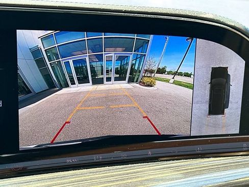 Used 2021 Cadillac Escalade Premium Luxury w/ LPO, Illumination Package AWD/4WD image 29