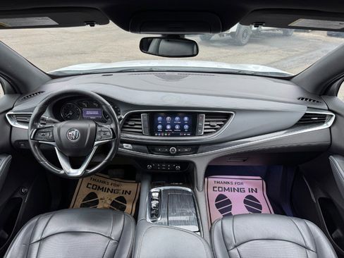 Used 2022 Buick Enclave Essence image 22