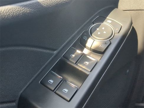 New 2025 Ford Escape SE image 10