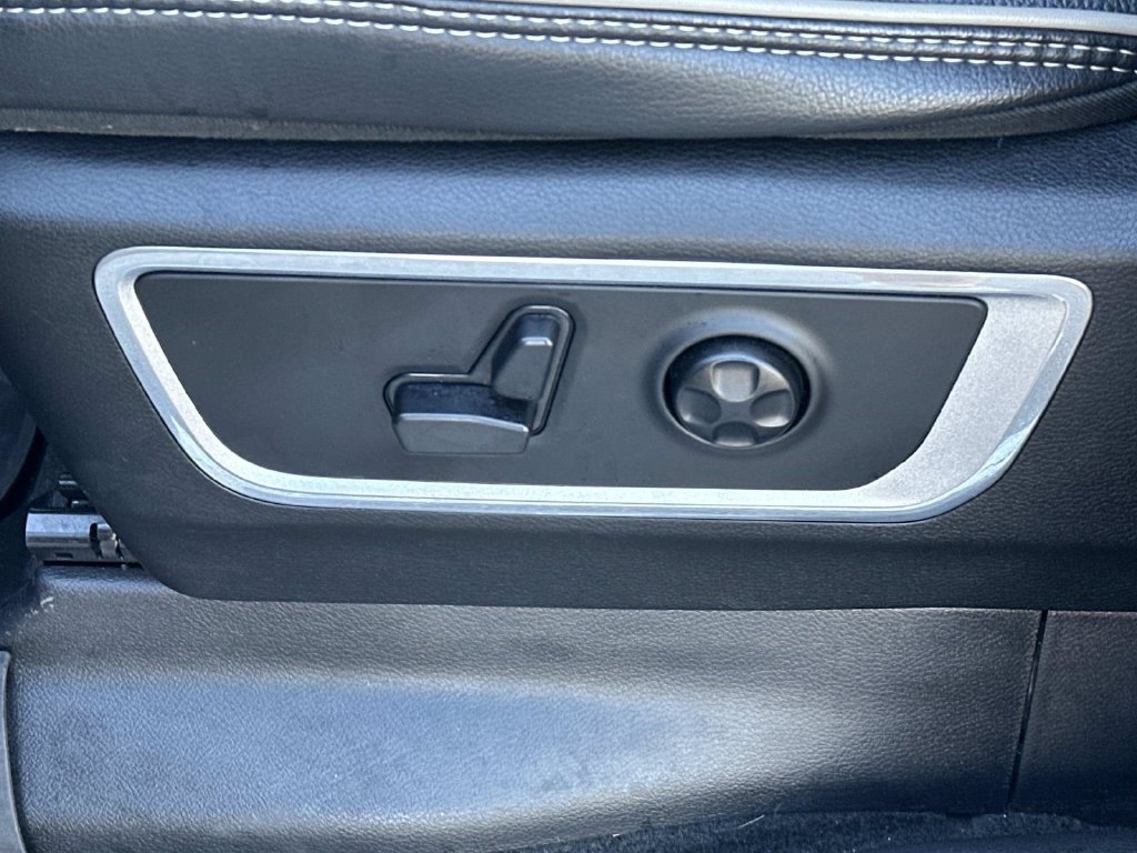 Used 2021 RAM 1500 Laramie AWD/4WD image 17