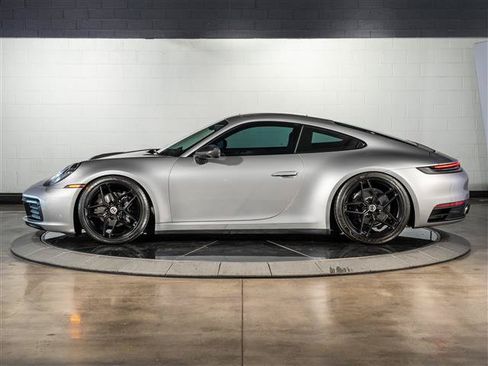 Used 2021 Porsche 911 Carrera 4 AWD/4WD image 2