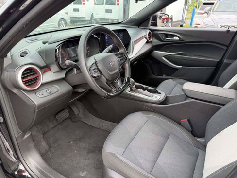 Certified 2024 Chevrolet Trax RS w/ Driver Confidence Package FWD image 10