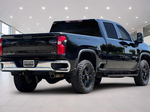 Used 2021 Chevrolet Silverado 2500 LTZ w/ LTZ Convenience Package AWD/4WD image 4