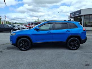 Used 2020 Jeep Cherokee Latitude Plus w/ Cold Weather Group AWD/4WD video 2
