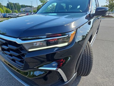 Used 2025 Honda Pilot Elite image 31