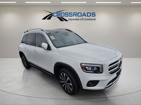 Used 2021 Mercedes-Benz GLB 250 4MATIC w/ Premium Package image 16