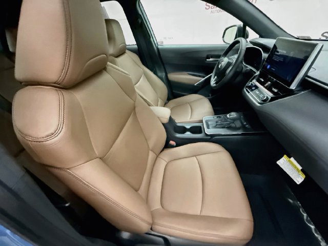 Used 2026 Toyota Corolla Cross XLE w/ Convenience Package FWD image 29