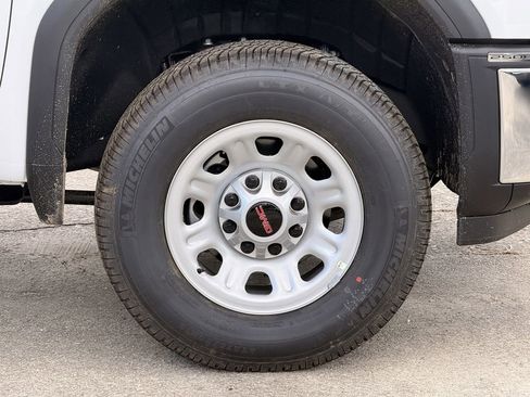 New 2026 GMC Sierra 2500 Pro w/ 1SA Pro Safety Plus Package AWD/4WD image 9