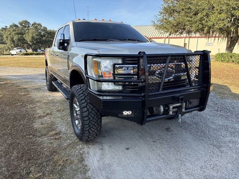 Used 2017 Ford F250 King Ranch image 2