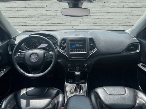 Used 2019 Jeep Cherokee Trailhawk w/ Cold Weather Group image 15