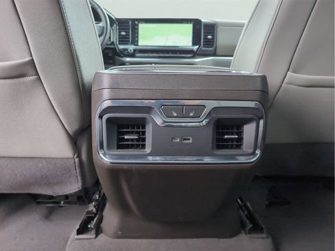Used 2022 GMC Sierra 1500 SLT w/ SLT Convenience Package AWD/4WD image 32