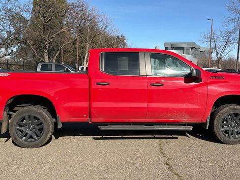 Used 2024 Chevrolet Silverado 1500 Custom Trail Boss w/ LPO, Dark Essentials Package image 4