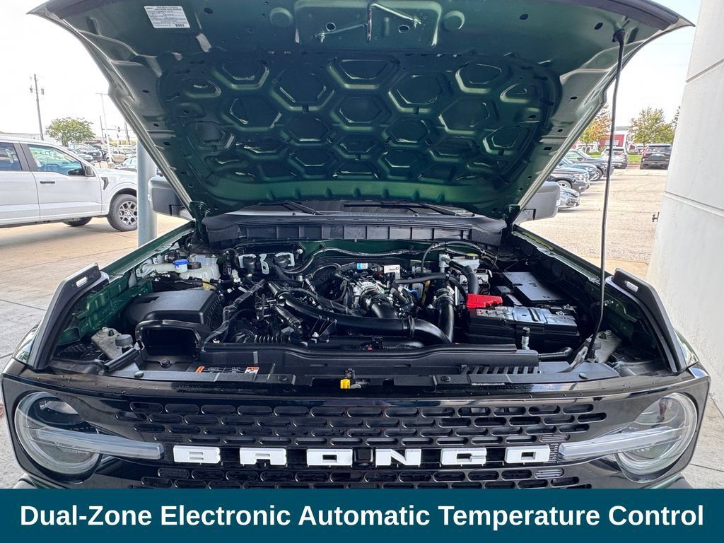 Used 2025 Ford Bronco Badlands AWD/4WD image 14