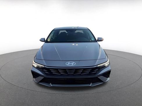 Used 2025 Hyundai Elantra SEL image 4