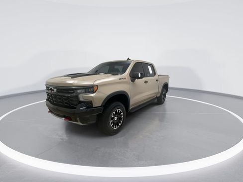 Used 2022 Chevrolet Silverado 1500 ZR2 w/ Technology Package AWD/4WD image 5