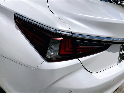Used 2019 Lexus ES 350 w/ Premium Package FWD image 26