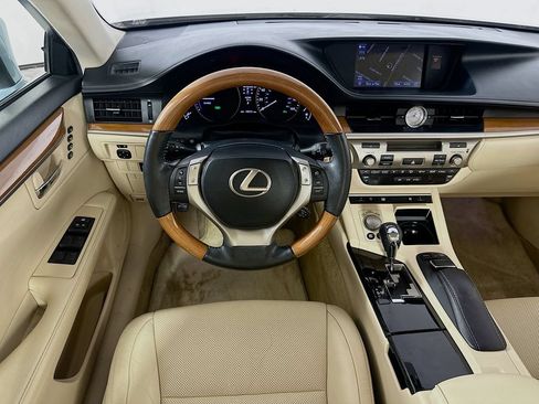 Used 2014 Lexus ES 300h w/ Luxury Package w/Bamboo Trim FWD image 23