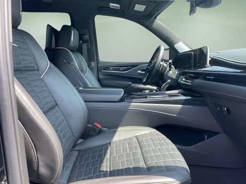 Used 2024 Cadillac Escalade V AWD/4WD image 8