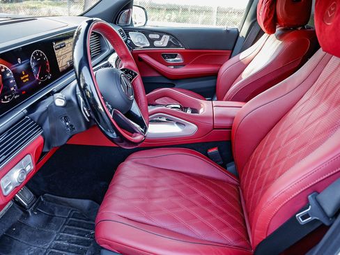 Used 2025 Mercedes-Benz Maybach GLS 600 4MATIC image 23