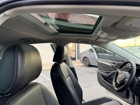 Used 2020 Volkswagen Jetta SE FWD image 13