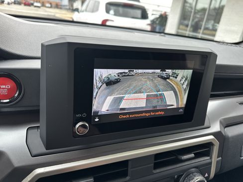 Used 2025 Toyota Tacoma TRD Off-Road image 18